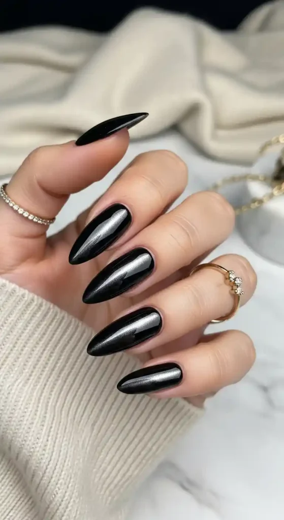 17-Black Nail Idea