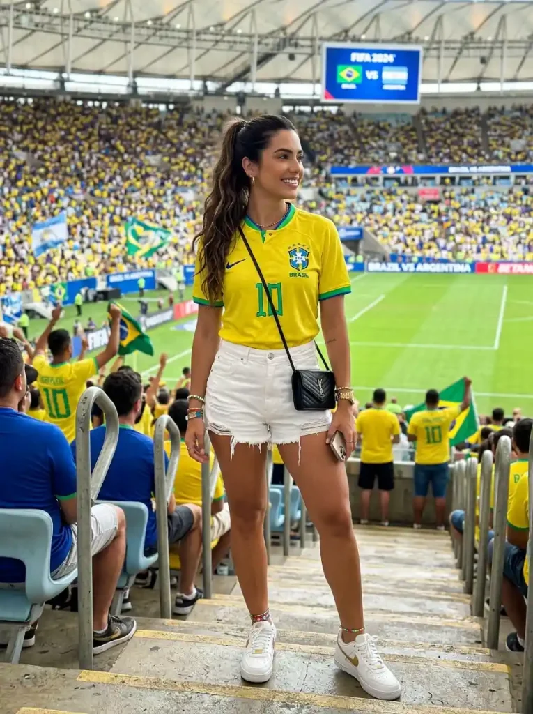 1-FIFA Outfit Idea for Women